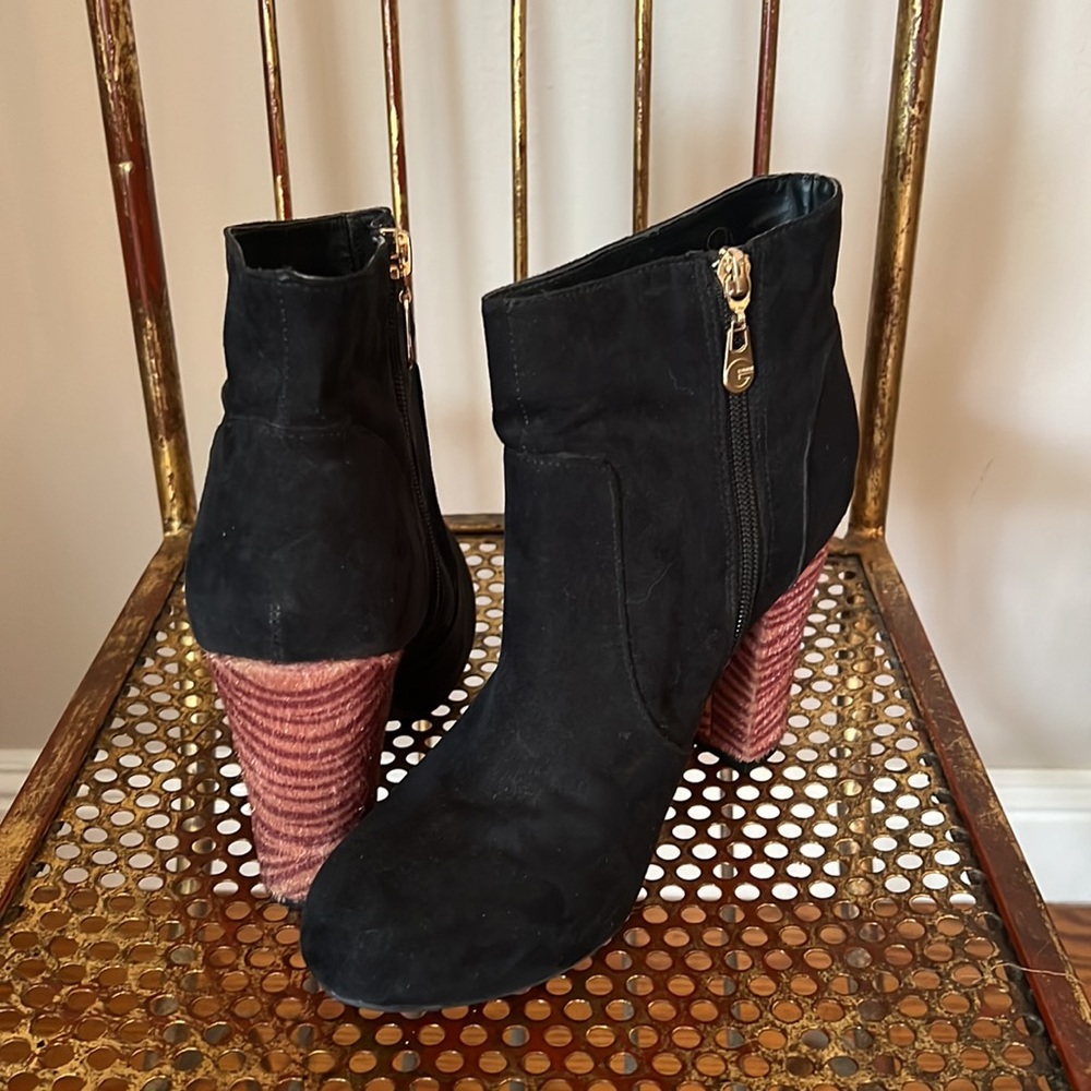 Guess Faux Suede Boot - NWOT - Picture 5 of 8